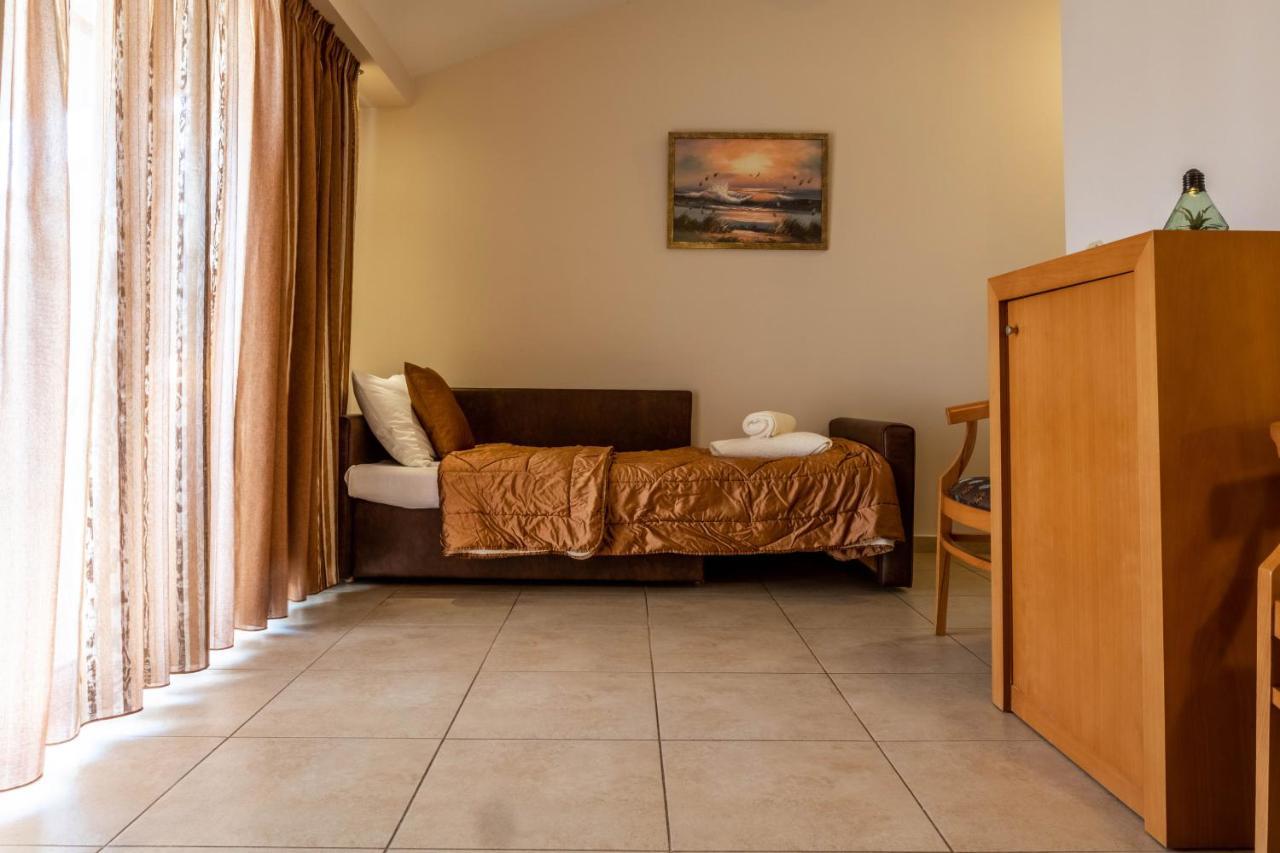 Hotel Serenity Tolón Extérieur photo